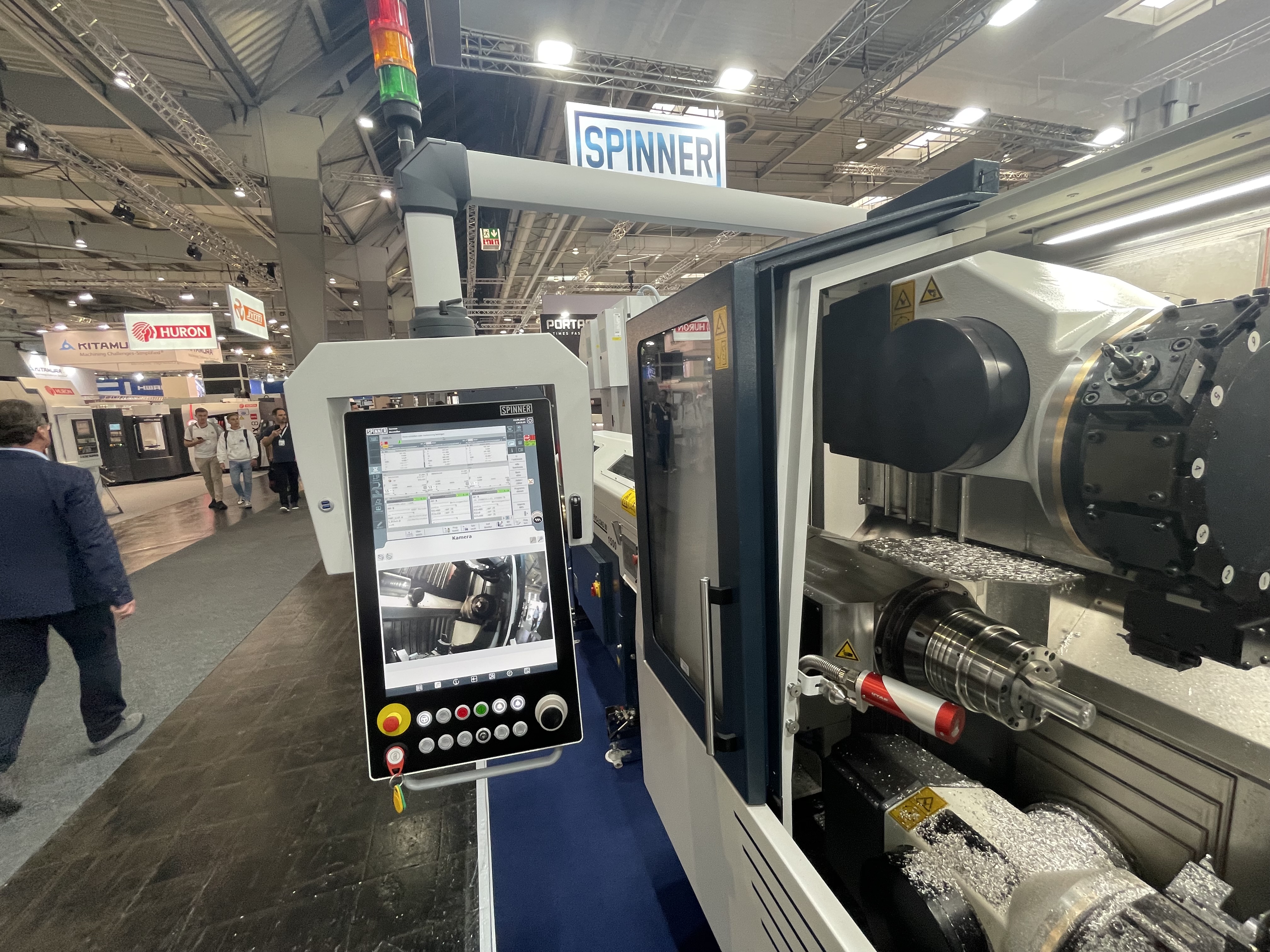 UYAR camera systems integration into SPINNER machine tool control